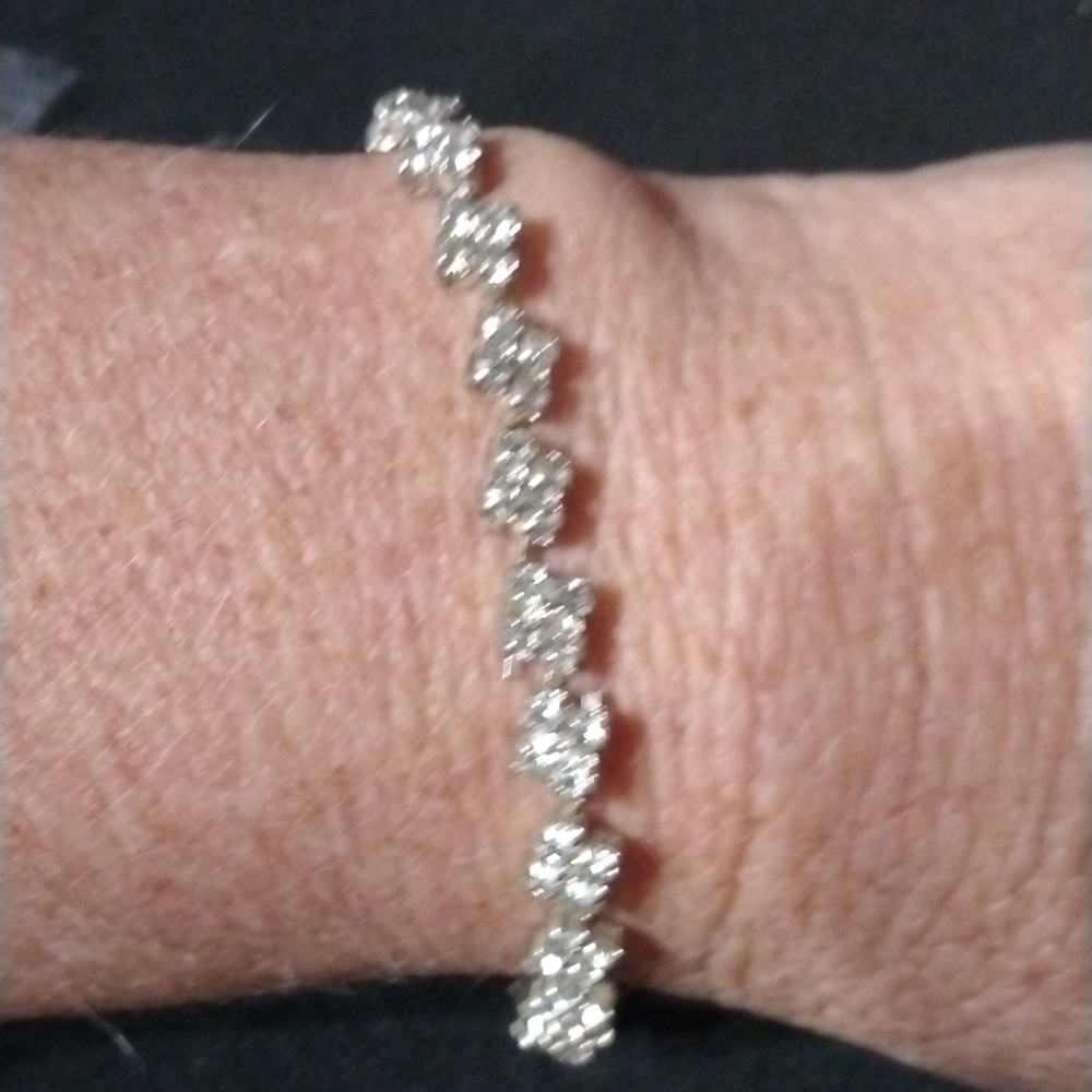 Petite Vintage 7" silver tone and rhinestone bracelet (sku 910) - Picture 1 of 8